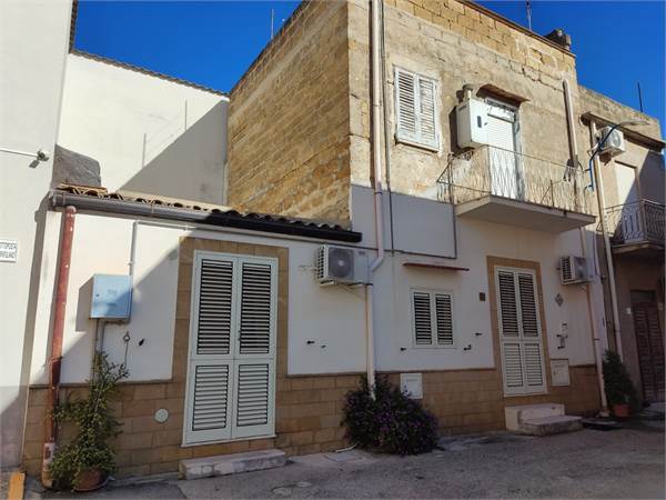 Casa singola in Vendita a Calamonaci (AG)