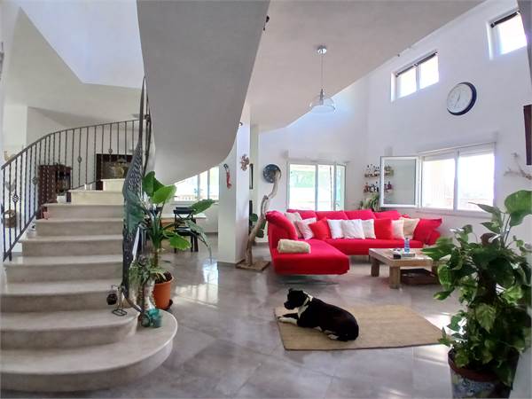 VENDESI VILLA 180MQ CON TERRENO 6000MQ €280000,00